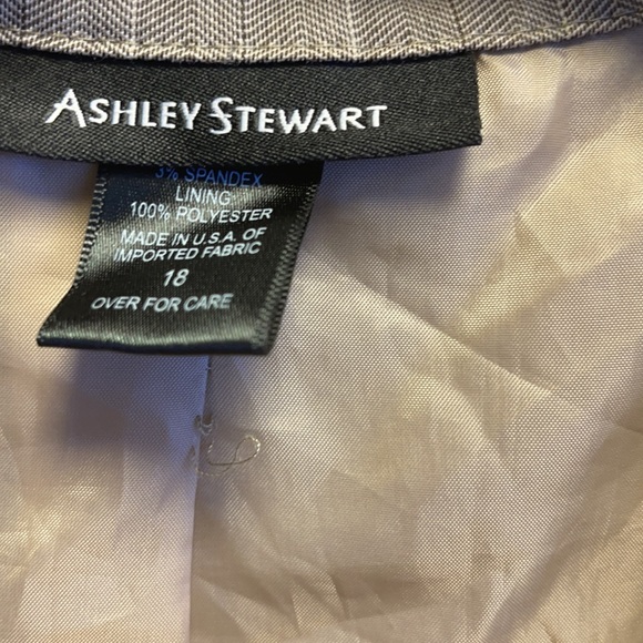 Plus Size Ashley Stewart Pant Suit - Picture 4 of 10